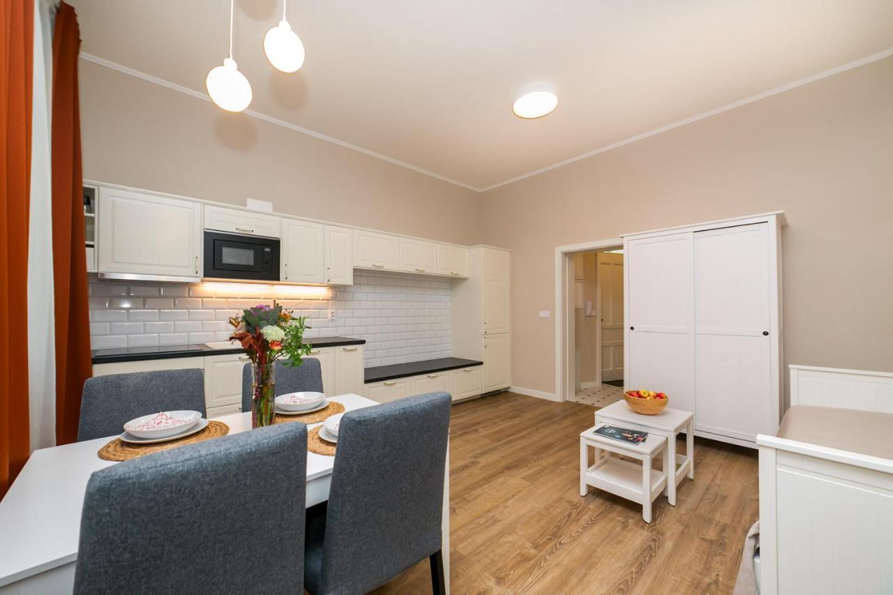 New Studio 3 - Self Check In, Parking Possible, Weekend Free Parking Bratislava Eksteriør billede